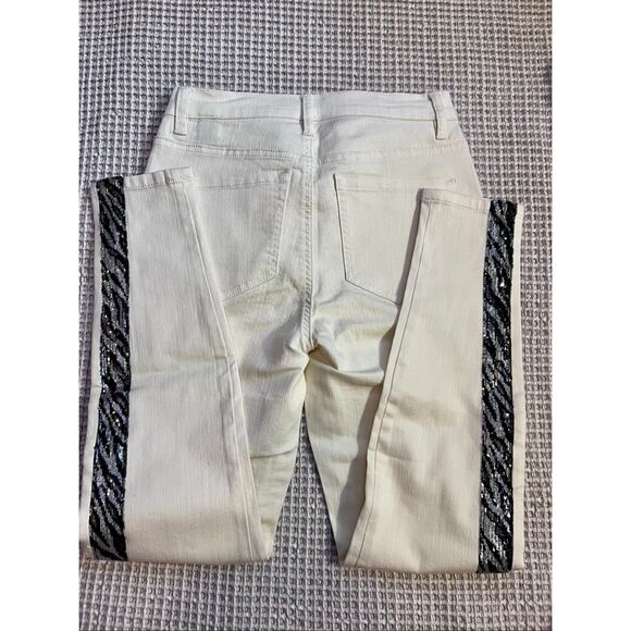 DG2 Diane Gilman Stretch NWOT White w/ Black & Silver Sequined Zebra Stripe - Picture 3 of 6